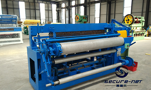 hot dipped galvanized welded wire mesh roll machine